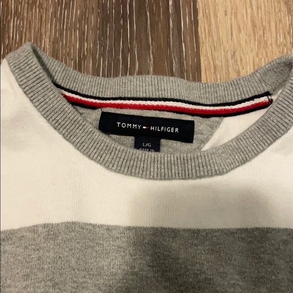 I am selling a striped Tommy Hilfiger sweater. - Picture 3 of 3